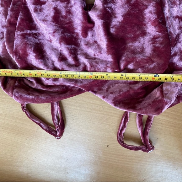 Cute pink colour velvet coord set. Size -Small - Picture 3 of 9